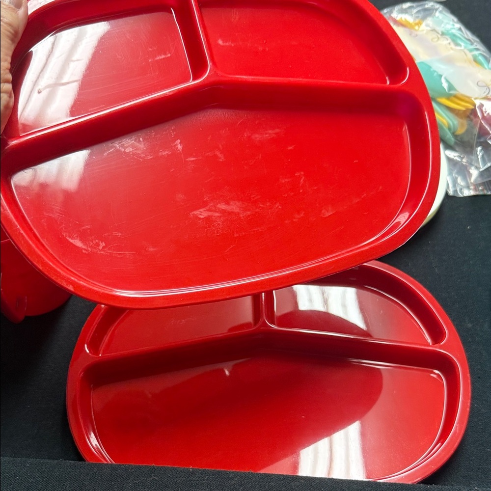 Colorful Plastic Dinnerware Set - Picture 6 of 15